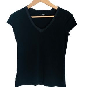 Ann Taylor Women’s detailed sheer lined v-neck shortsleeved black tee in small